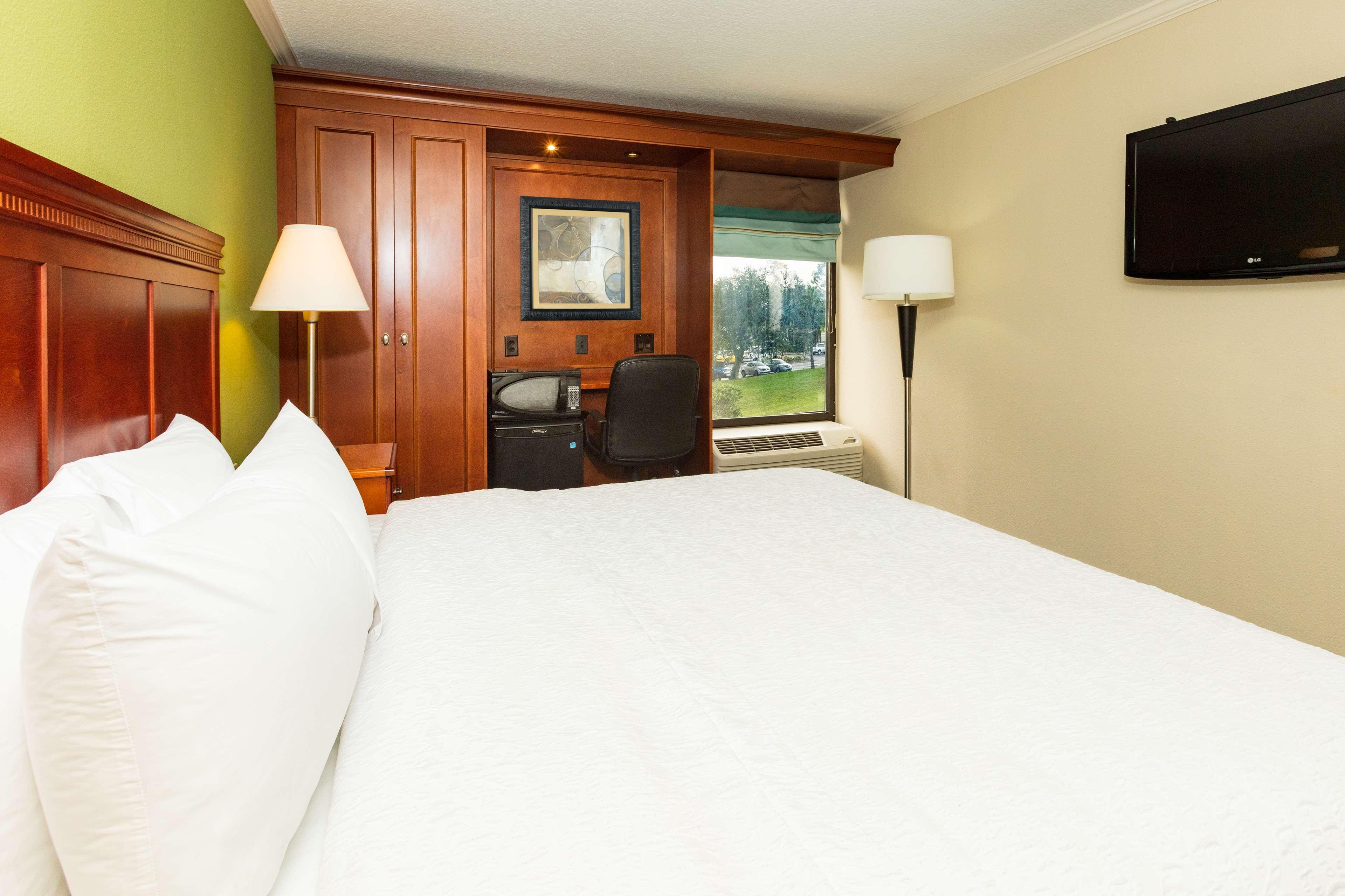 Hampton Inn Daytona Speedway-Airport Дейтона-Бич Экстерьер фото