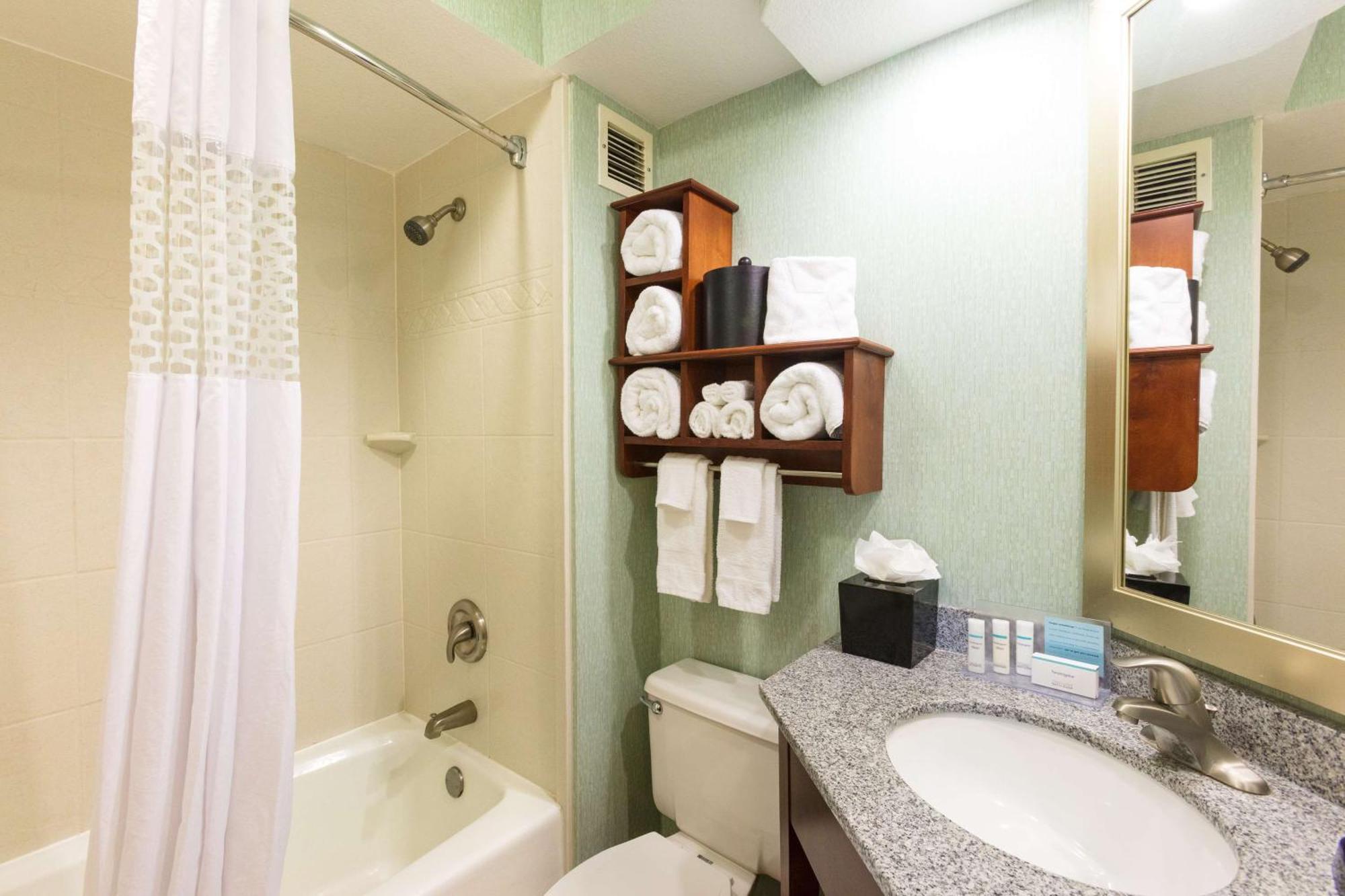 Hampton Inn Daytona Speedway-Airport Дейтона-Бич Экстерьер фото