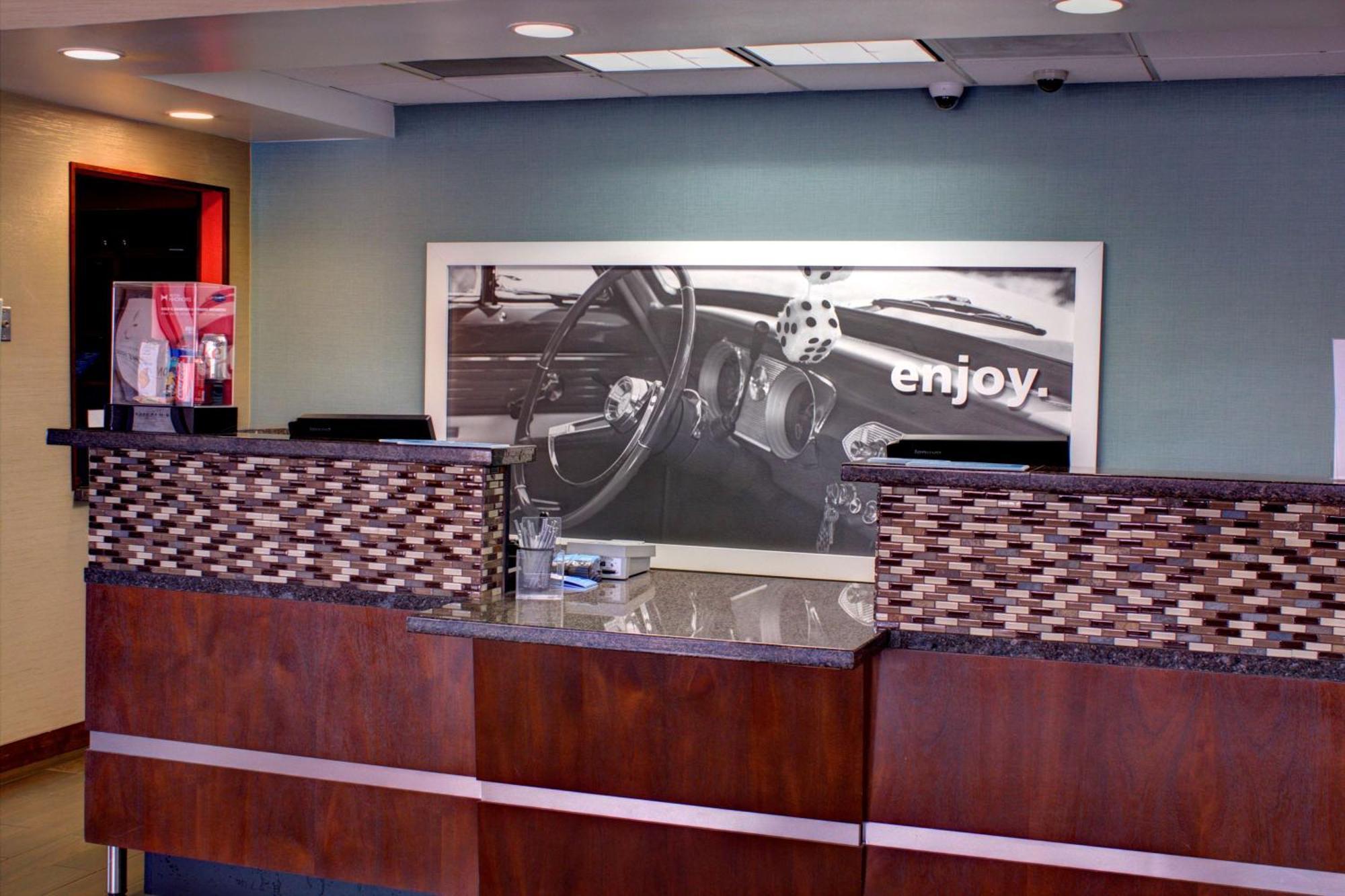Hampton Inn Daytona Speedway-Airport Дейтона-Бич Экстерьер фото