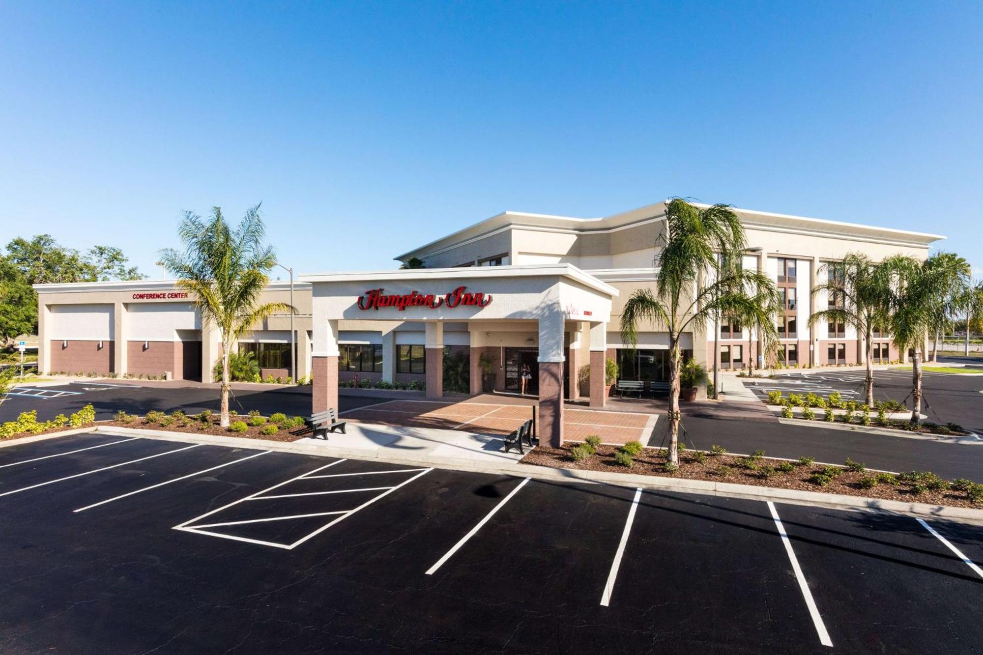 Hampton Inn Daytona Speedway-Airport Дейтона-Бич Экстерьер фото