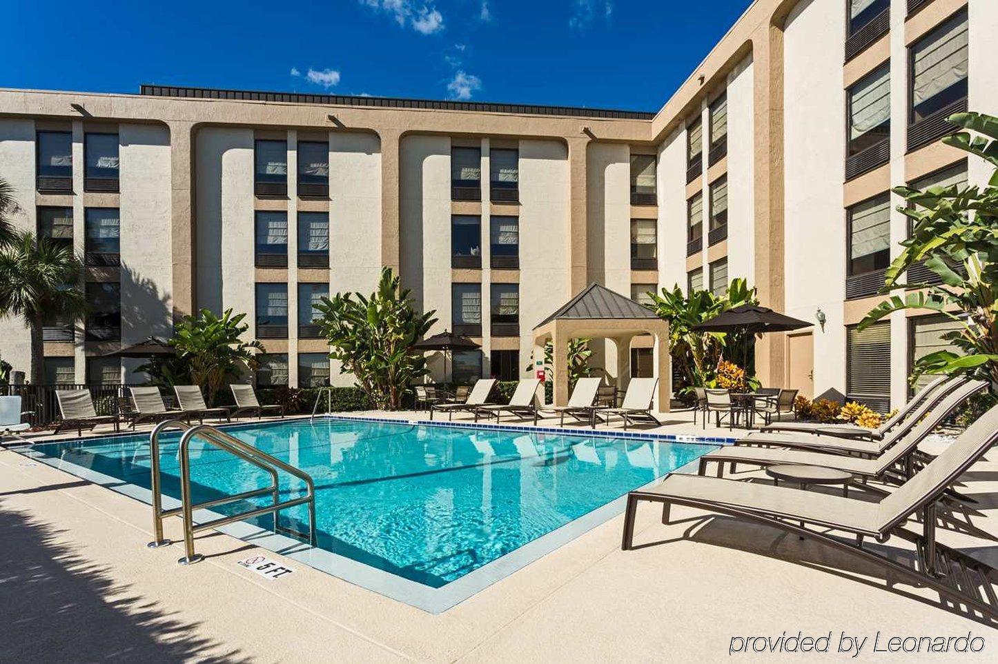 Hampton Inn Daytona Speedway-Airport Дейтона-Бич Экстерьер фото